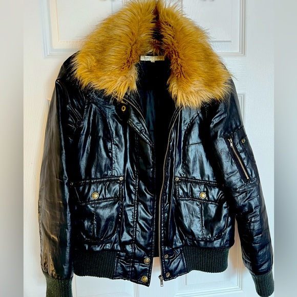 [SOLD] Faux fur trimmed shiny black bomber jacket - Picture 1 of 4